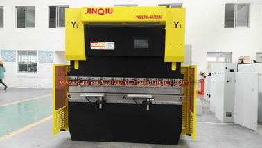 خزانة فولاذية / صندوق على شكل CNC الصحافة آلة الفرامل 2000mm طول قسم اللكم