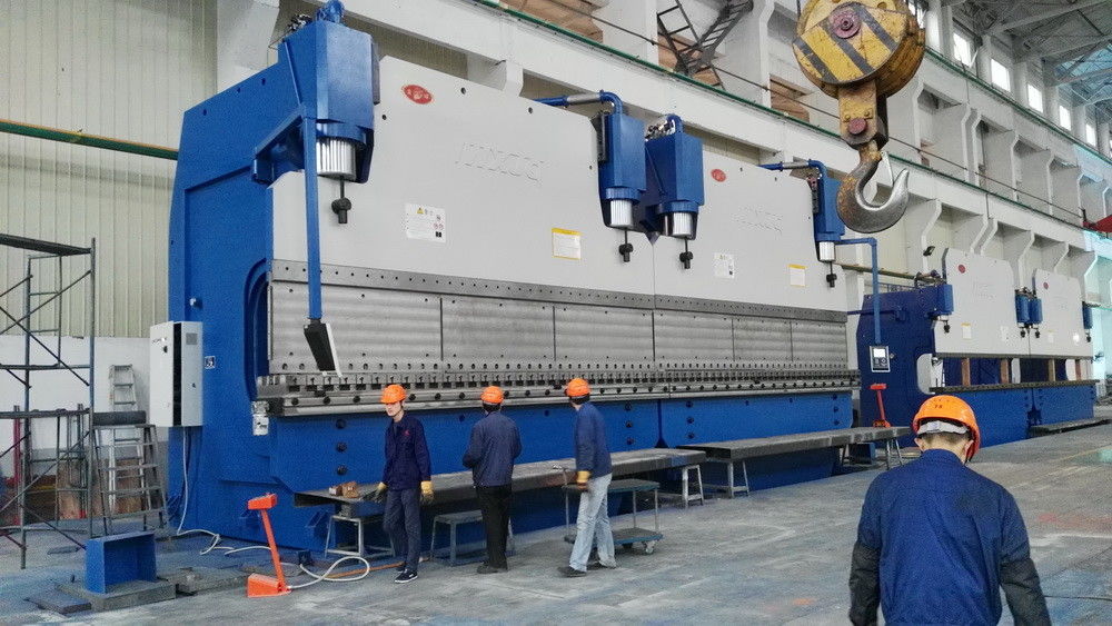 الهيكل الصلب Q345 مادة 1200 طن قوة الضغط الهيدروليكي CNC آلة الفرامل