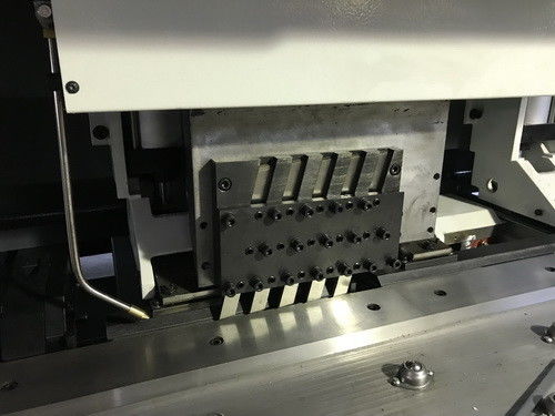 2 محاور التصنيع باستخدام الحاسب الآلي آلة الحز V 2 م / دقيقة لغير القابل للصدأ ورقة CNC الخامس الحفار