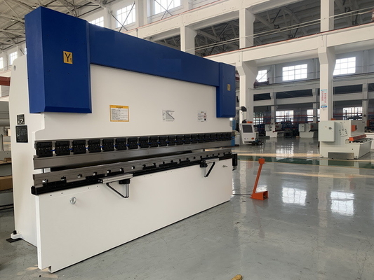 4.1M طويلة CNC آلة الفرامل الصحافة الميكانيكية 125T قدرة الانحناء معالجة SS