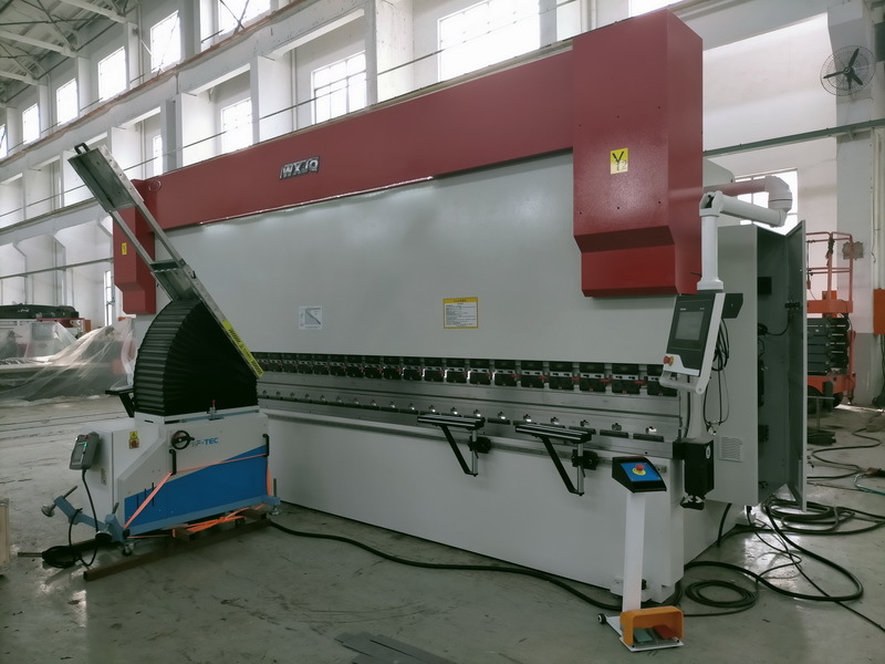 أحدث مدونات الشركة حول جدول اختيار مكبس الفرامل الهيدروليكي CNC (دليل مقارنة الموديلات)