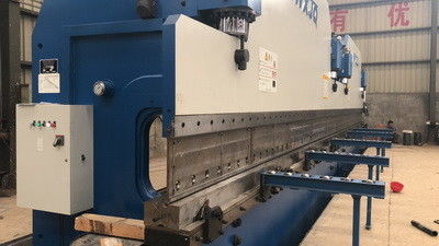 شراء Tandem Press Brake with 200-800 mm Table Width, 40-3000 Tons Max Pressure, and 0.02 mm Back Gauge Accuracy online manufacture