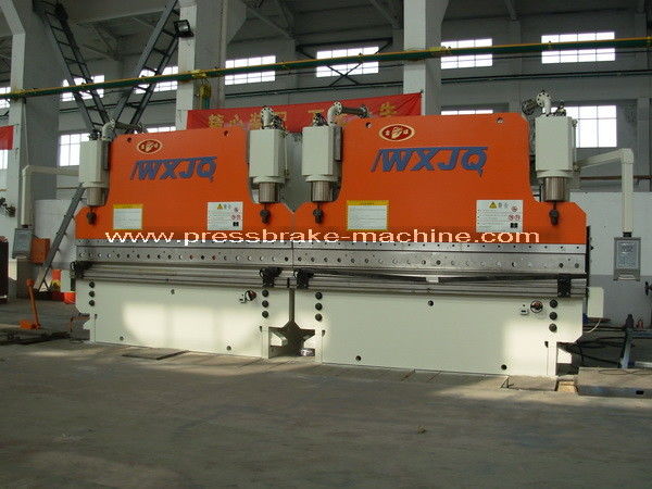 آلات الانحناء الصناعية القياسية للصفائح المعدنية الترادفية بضغط الفرامل WE67K-400T / 4000