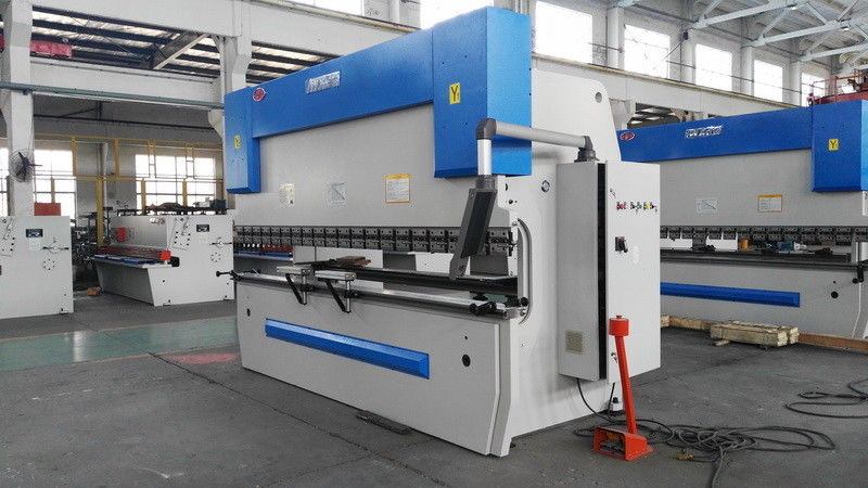 100-400T أجهزة الفرامل المعدنية الصفيحة الضغط مع نظام التحكم PLC