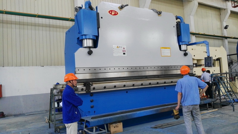 500T قوة CNC الفرامل الهيدروليكية للضغط باستخدام على التصنيع المعدني، مصانع السيارات