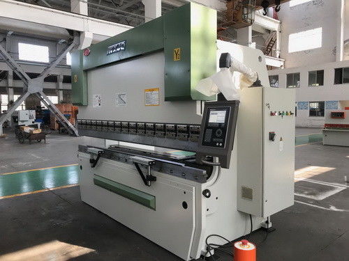 125T قوة CNC الفرامل الهيدروليكية للضغط WE67K125/3200 لصناعة المعادن