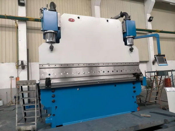 400T قوة ثقيلة الفرامل الهيدروليكية 7m الطول سمك 8mm طلاء المعدن