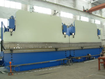 الصفيحة المعدنية الهيدروليكية الحاسوب المركزي المضغوط 70 M/Min عرض الطاولة 200 - 800Mm 12m