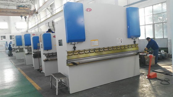7.5KW PLC Control Sheet Metal Press Brake with 100-400T Pressure for Heavy Duty Metal Bending